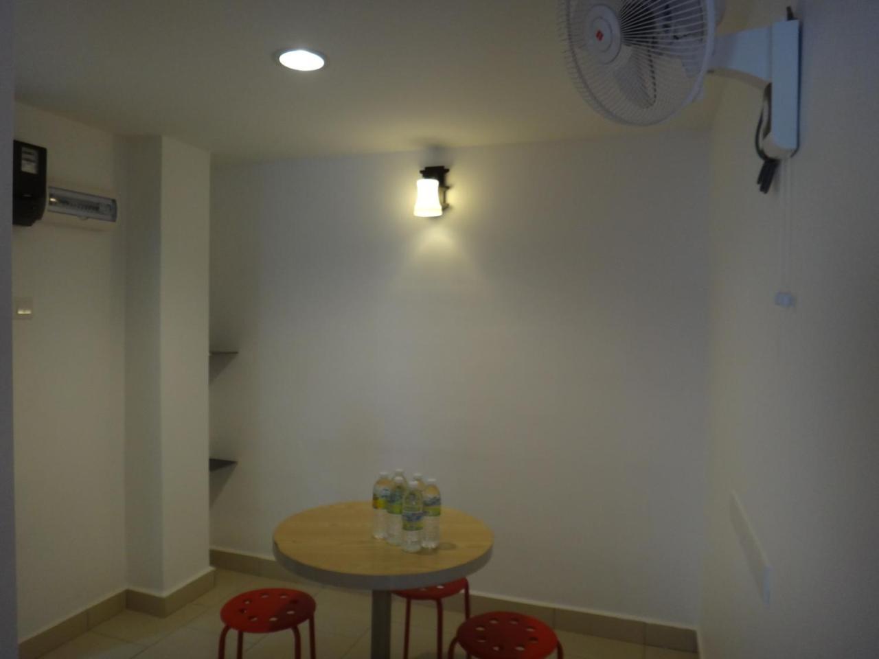 Famosa 2 Homestay *