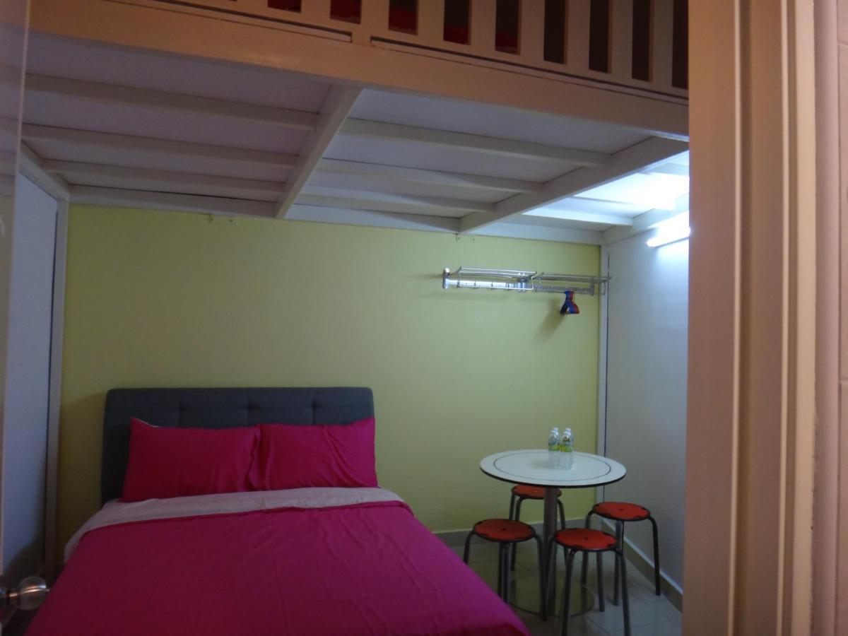 Homestay Famosa 2 *