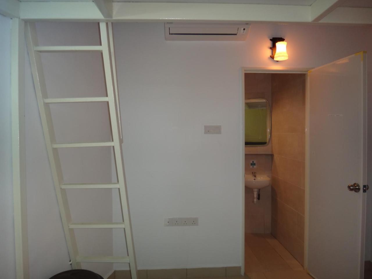 Homestay Famosa 2 *