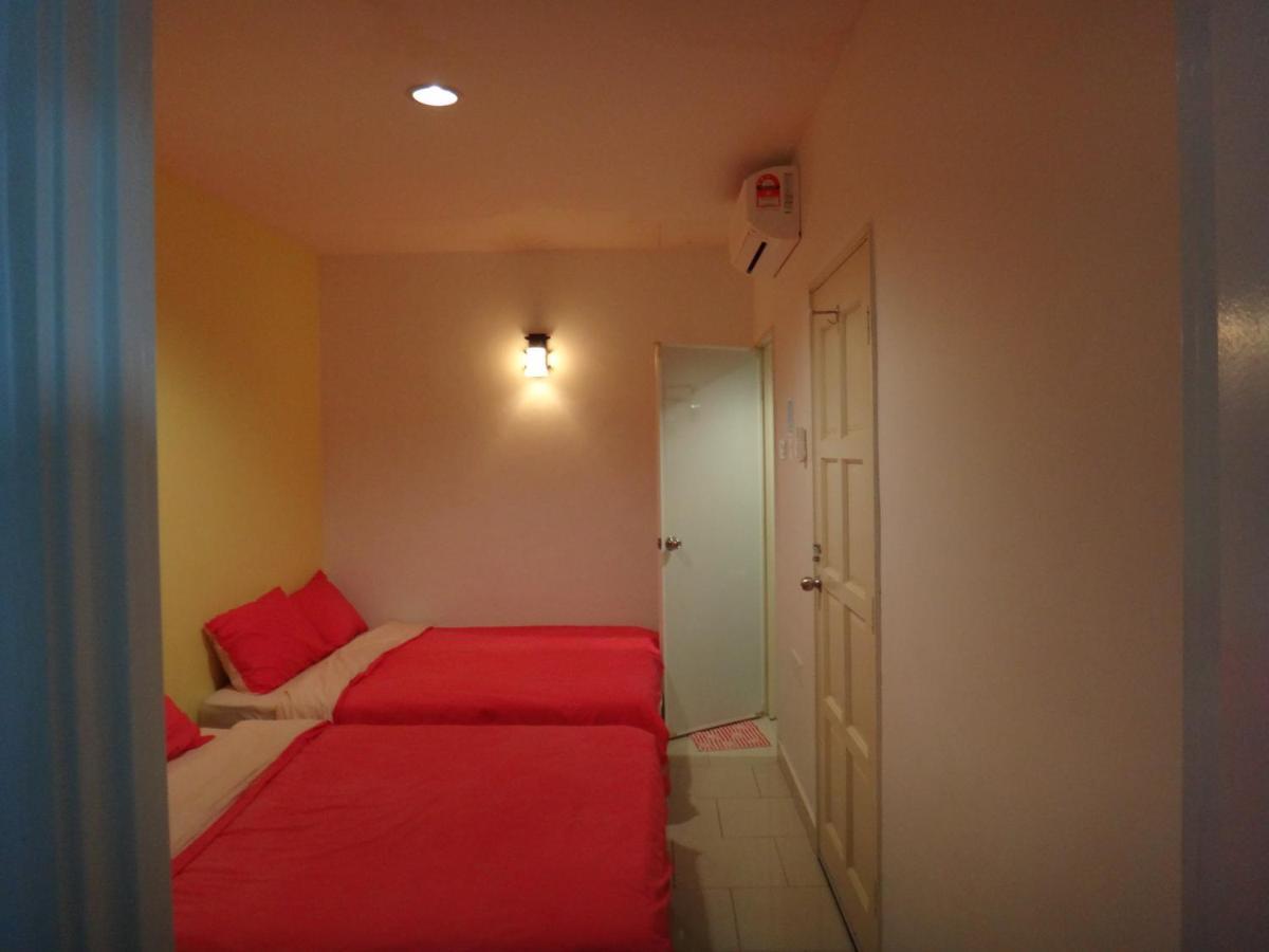 Famosa 2 Homestay *